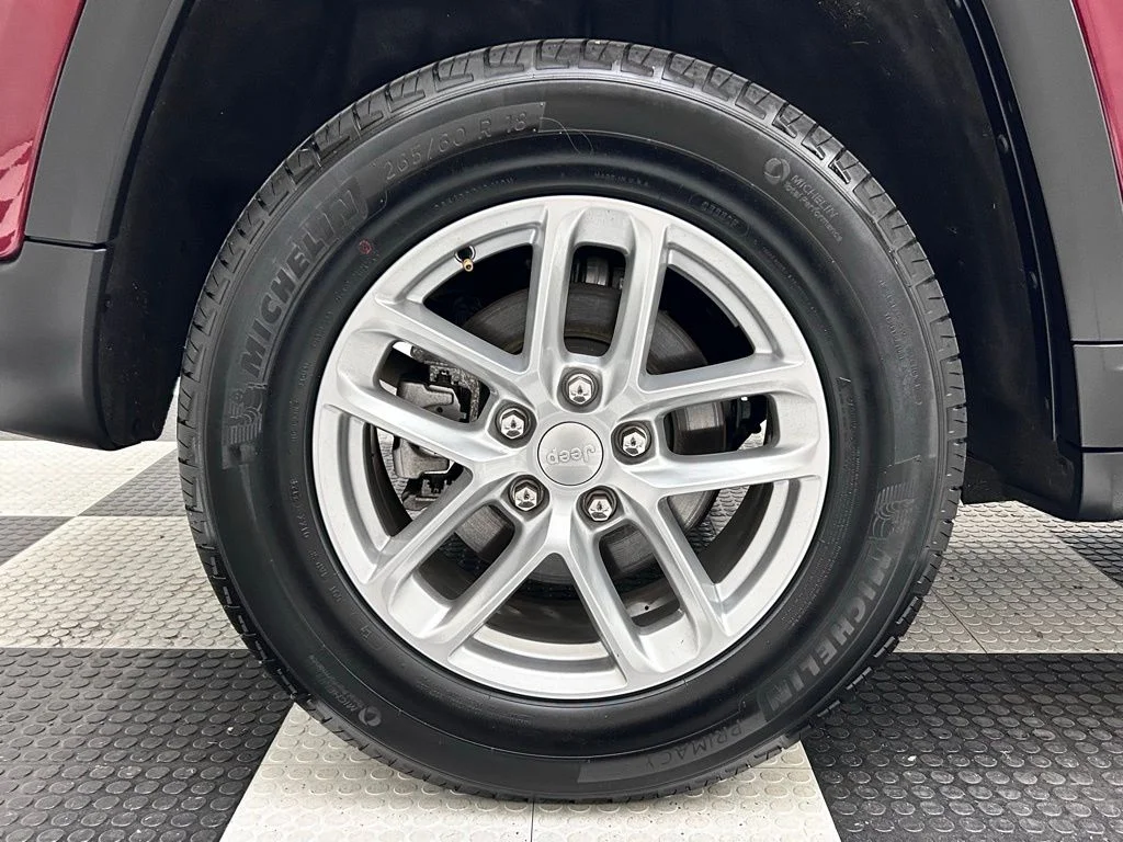Used 2024 Red Jeep Laredo X image 19