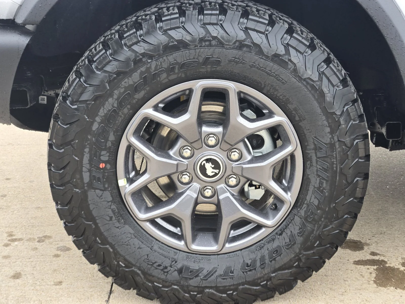 New 2025 Oxford White Ford Badlands® image 7