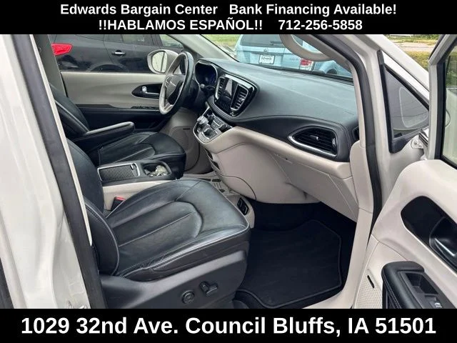Used 2020 White Chrysler Limited image 9