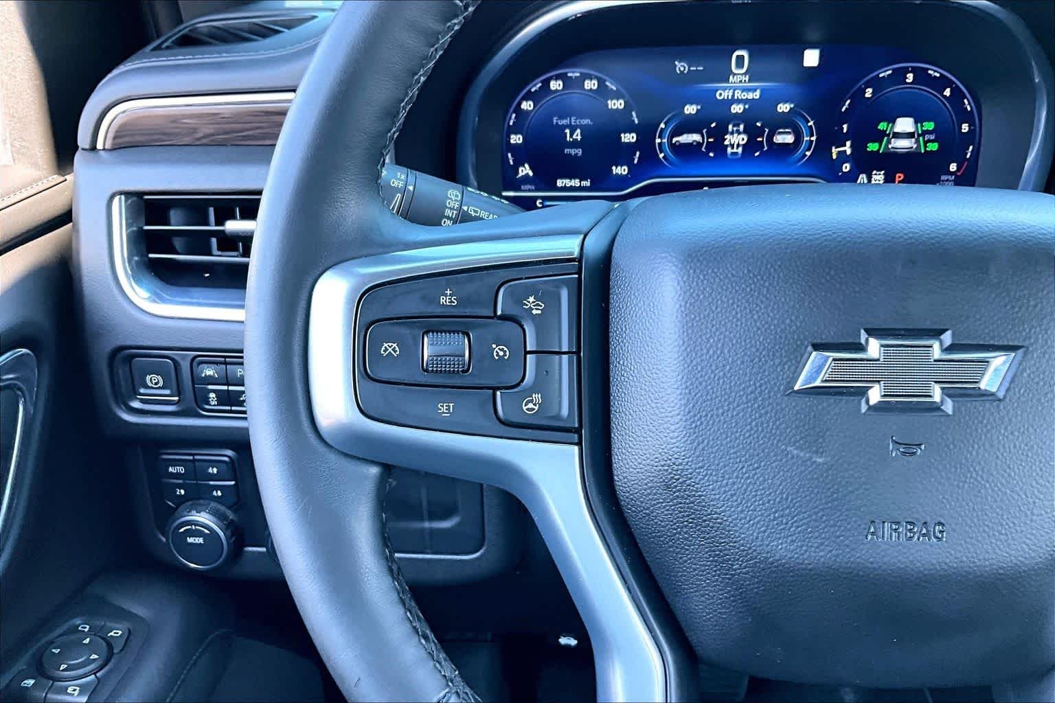 Used 2023 Summit White Chevrolet Z71 image 24