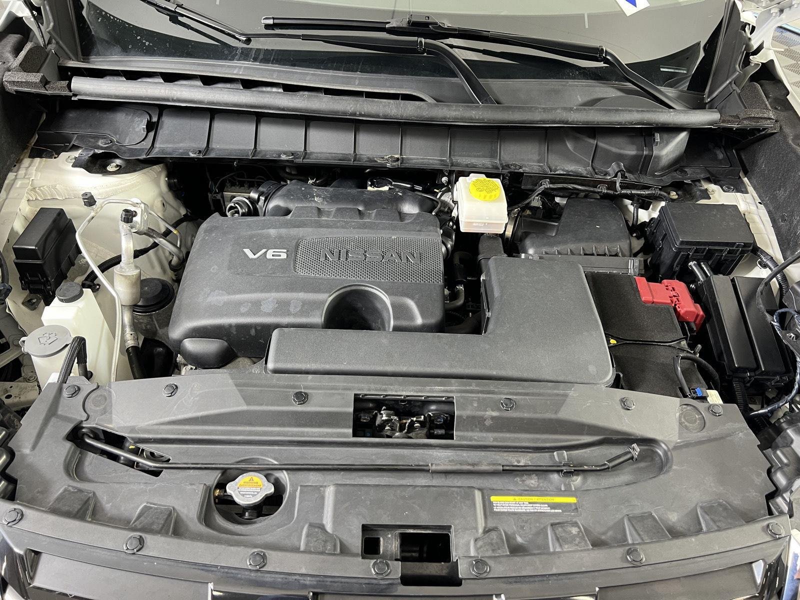 Used 2023 Pearl White Tricoat Nissan SL image 33