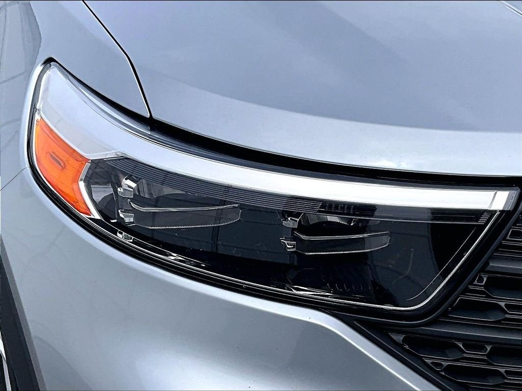 Used 2022 Silver Metallic Ford Base image 31
