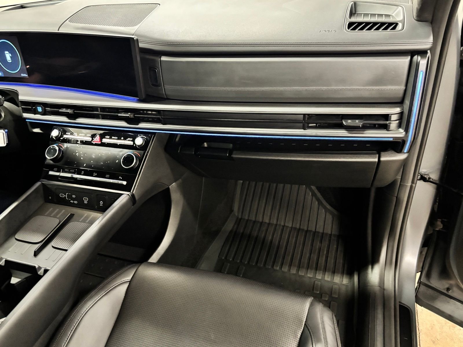 Used 2024 Gray Hyundai Calligraphy image 21