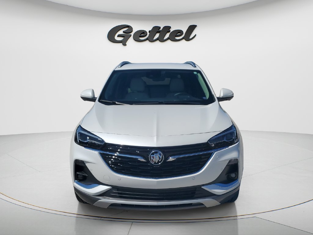Used 2022 WHITE FROST TRICOAT Buick Essence image 2