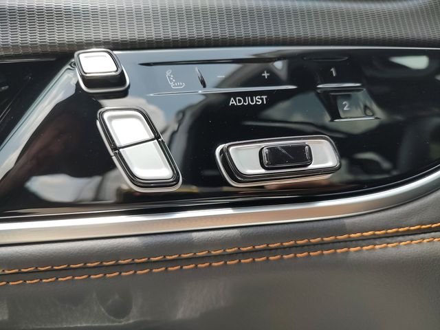 New 2026 Silver Zynith Jeep Summit Reserve image 27