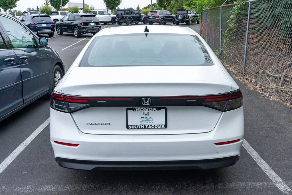 Certified Used 2025 Platinum White Pearl Honda 1.5T SE image 32