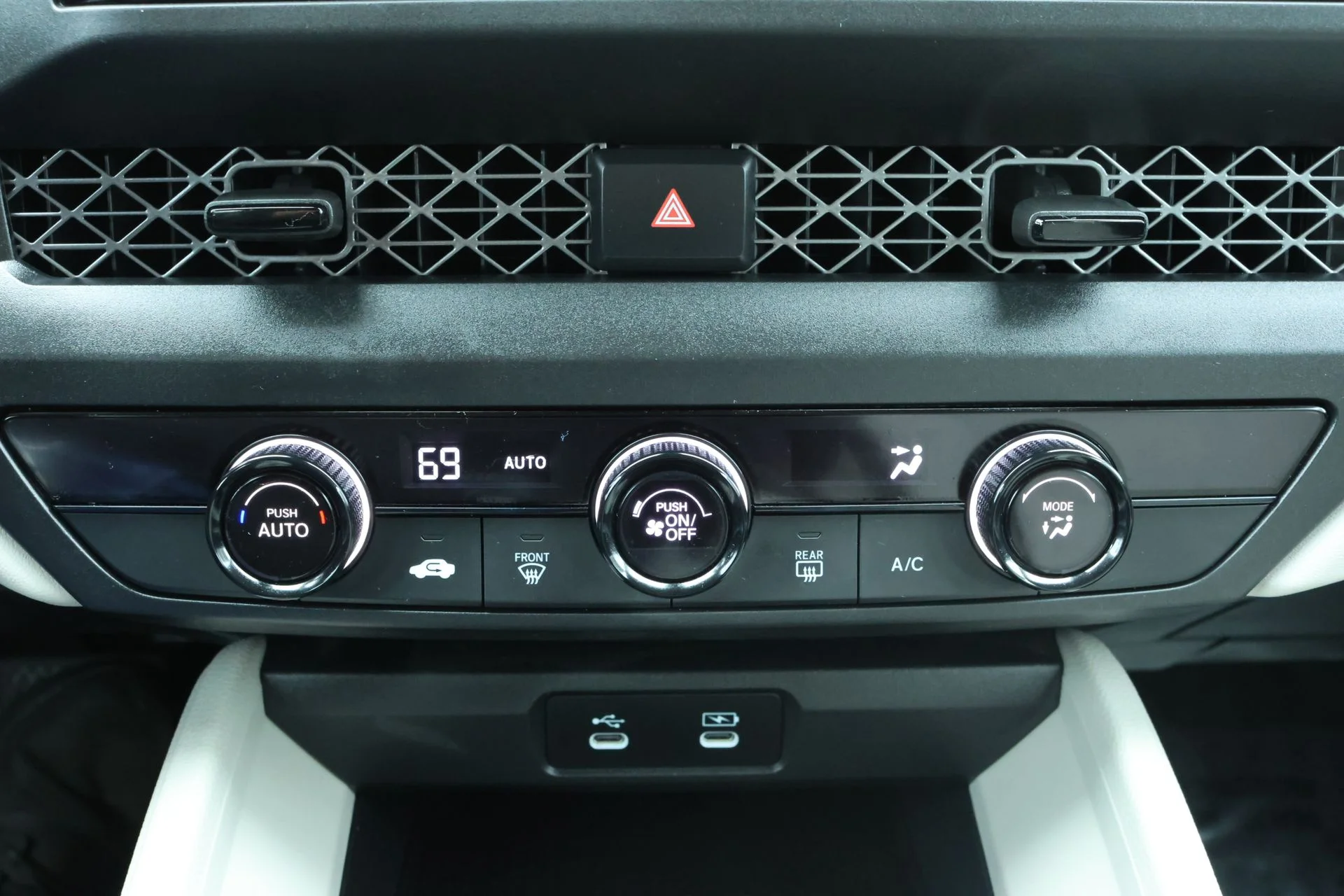 Used 2024  Honda LX image 16