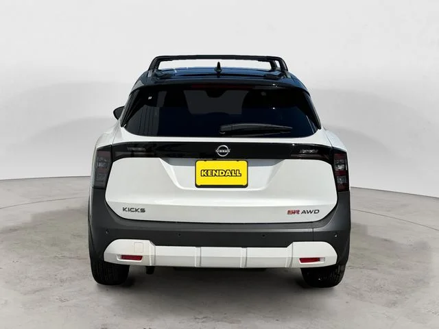 2026 Nissan Kicks 2.0 SR AWD's photo