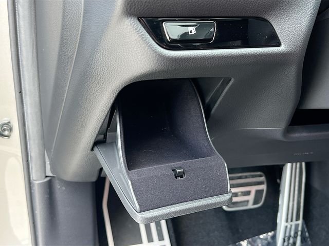 Used 2023 Silver Lexus 350 F SPORT Handling image 11
