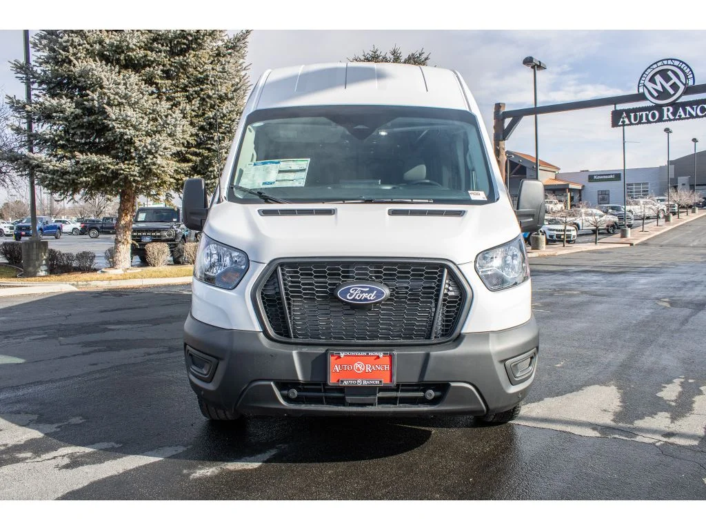 New 2026 OXFORD WHITE Ford Base image 3