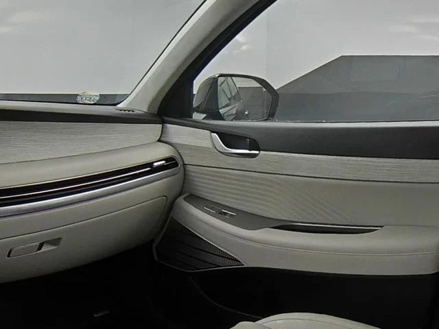 Used 2024 White Hyundai Calligraphy image 40