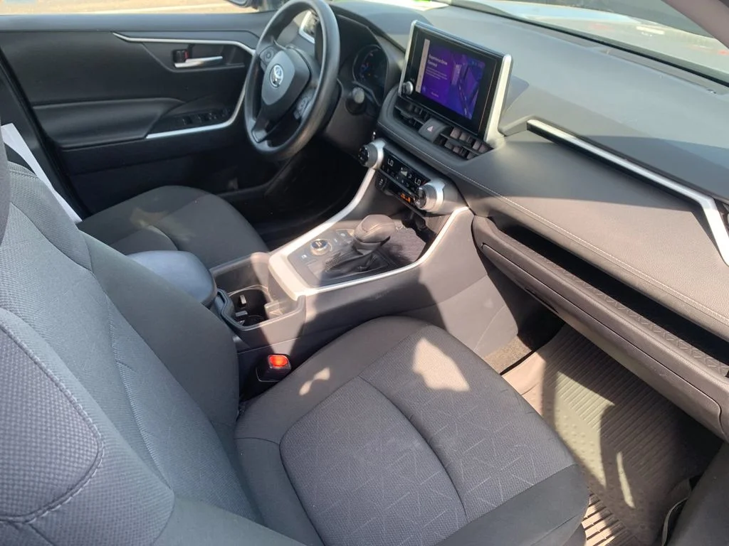 Used 2025 Silver Toyota XLE image 18