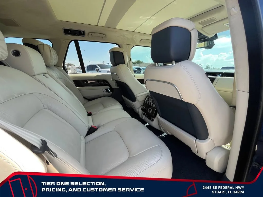 Used 2022  Land Rover Autobiography image 18