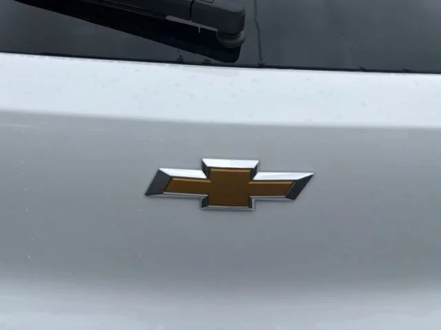 New 2026 Summit White Chevrolet LT image 17