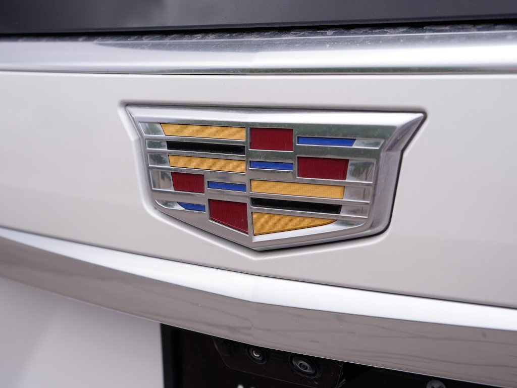 Used 2025 Crystal White Tricoat Cadillac 4WD Premium Luxury image 10