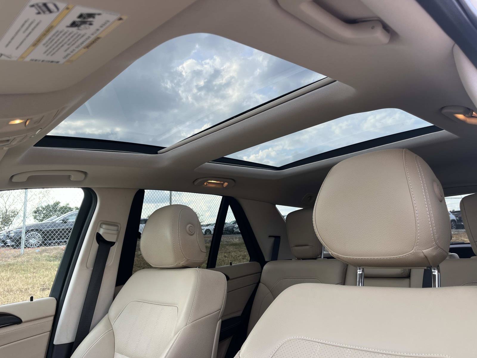 Used 2018 Polar White Mercedes-Benz GLE 350 image 31