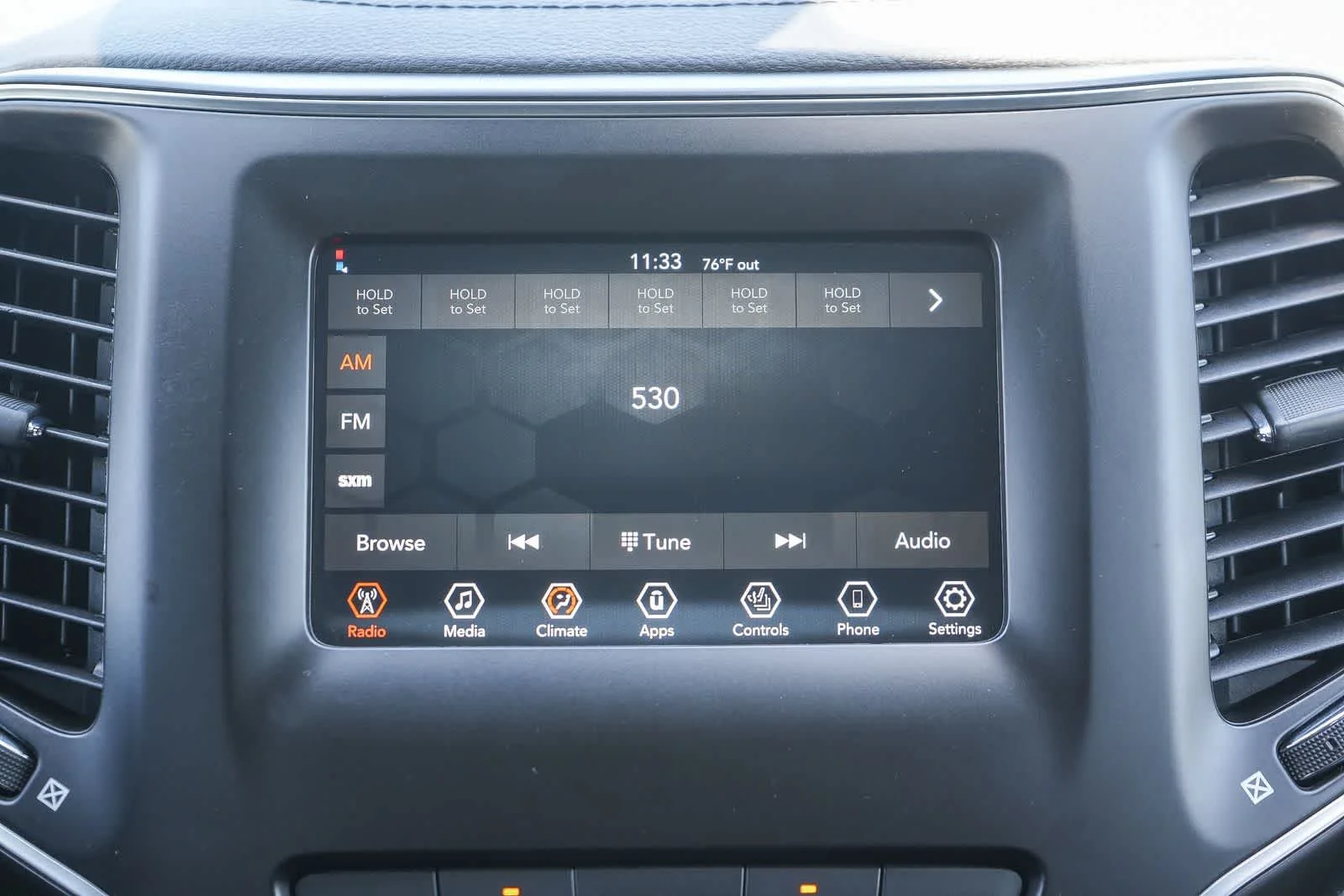 Used 2021 Diamond Black Crystal Pearlcoat Jeep Altitude image 15