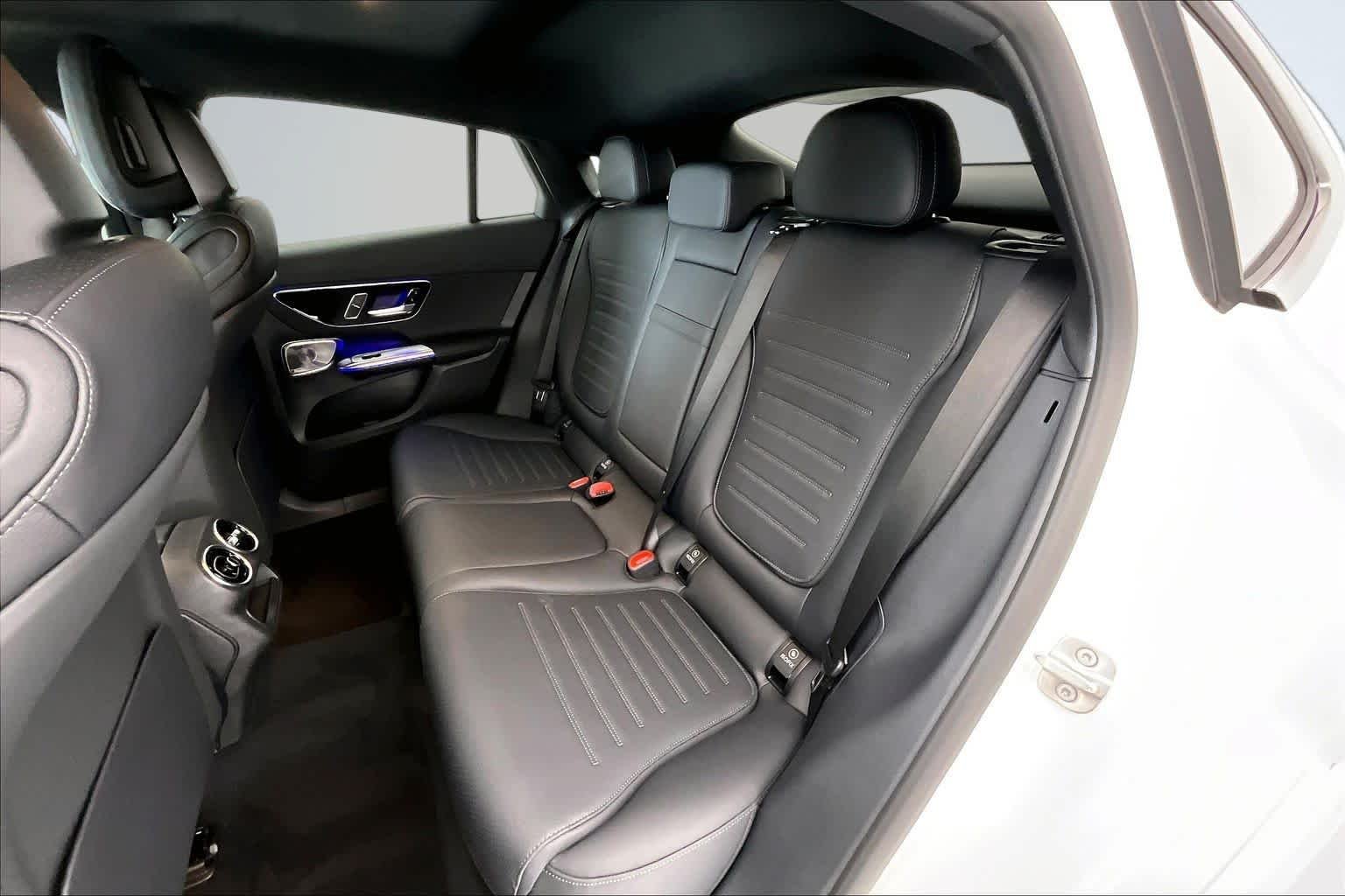 New 2026 Polar White Mercedes-Benz GLC 300 image 13