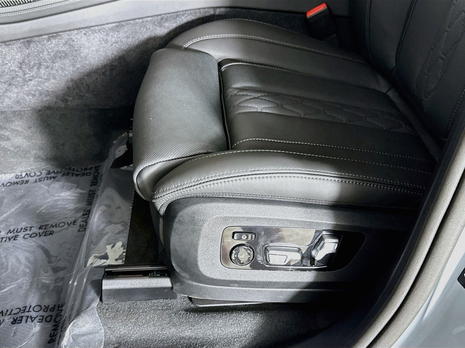 New 2027 Brooklyn Grey Metallic BMW M60i image 20