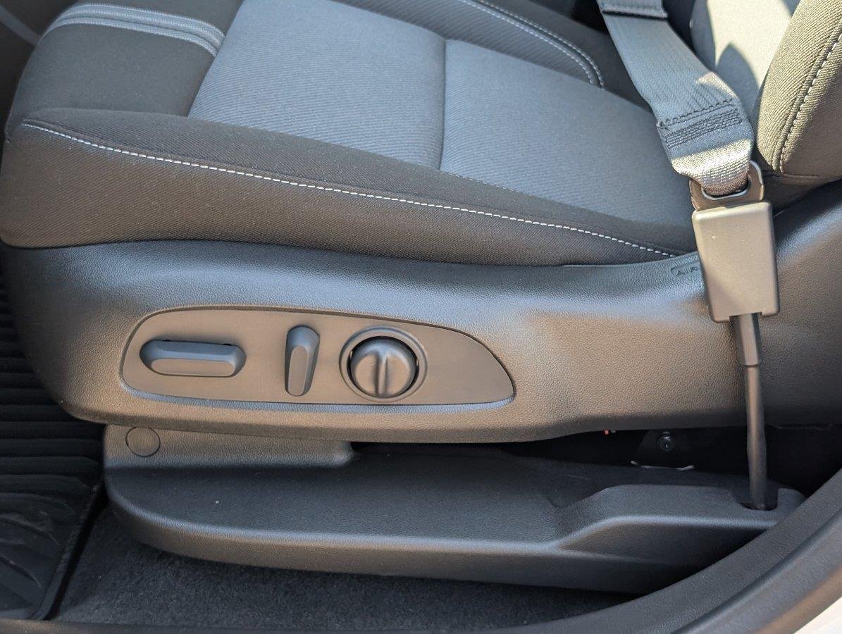 New 2026 Summit White Chevrolet 2LT image 17