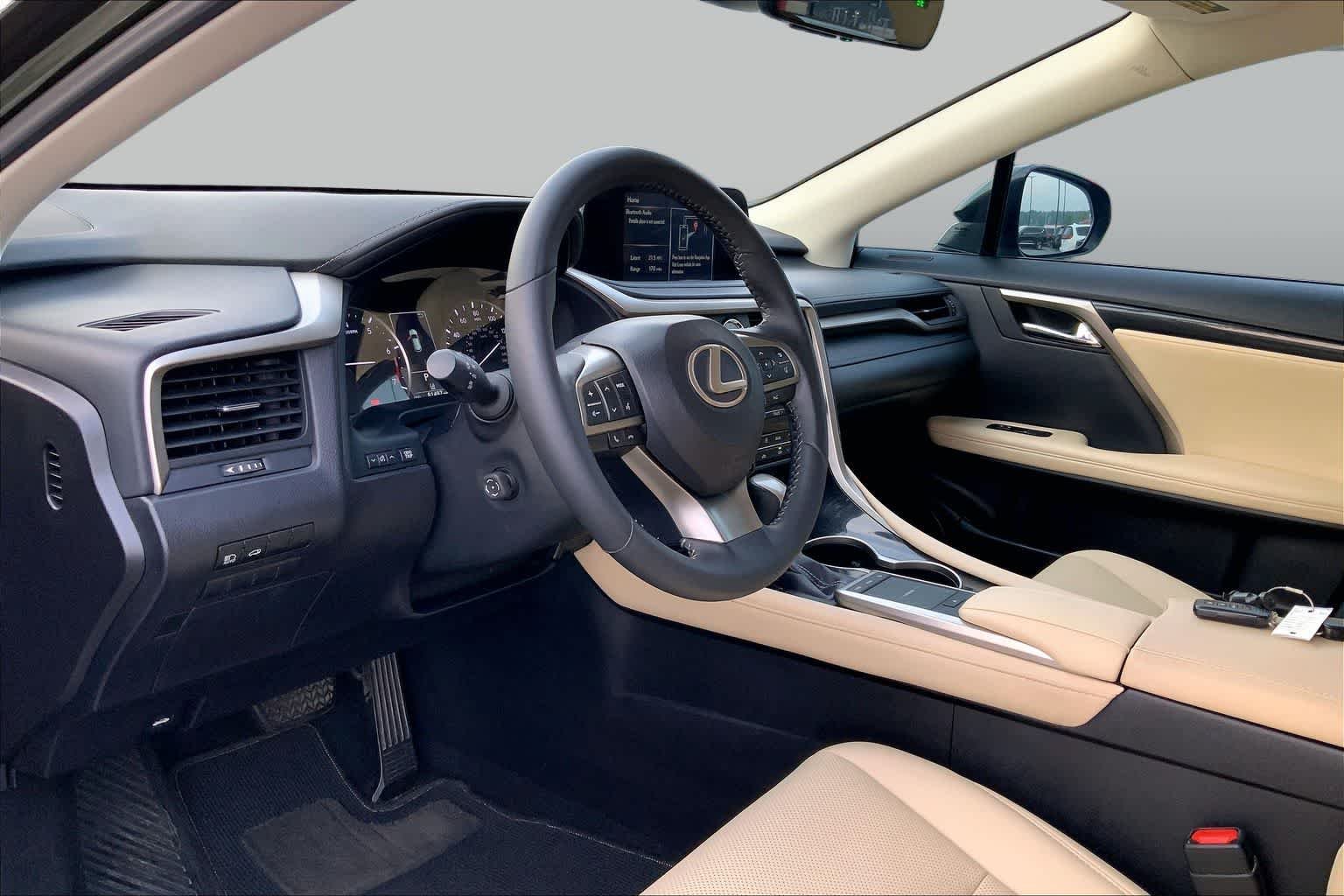 Used 2022 Nori Green Pearl Lexus  image 23