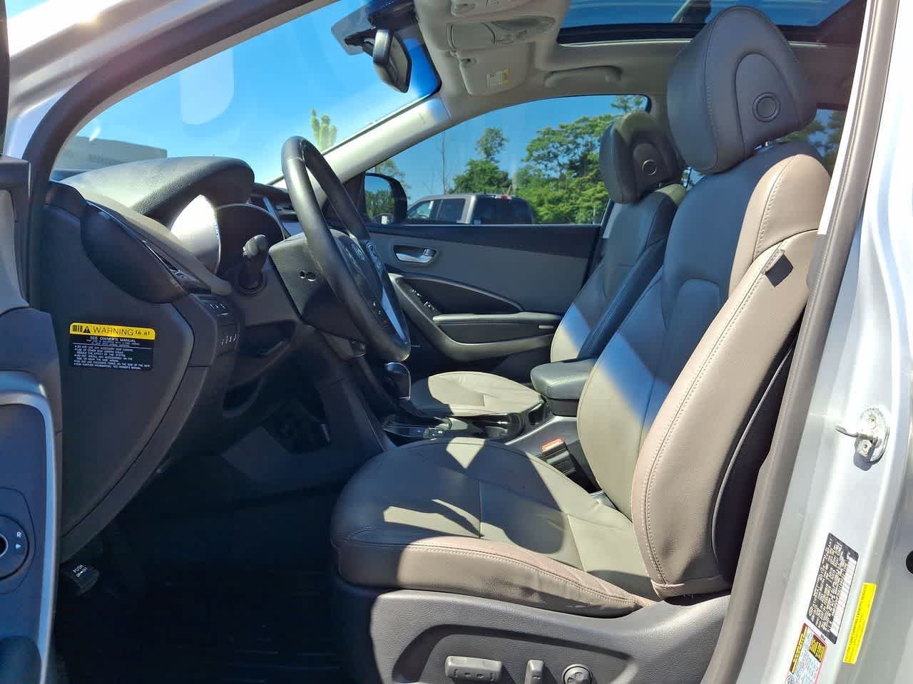 Used 2016 Circuit Silver Hyundai SE image 17