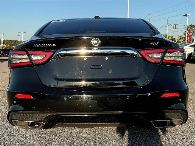 Used 2021 Black Nissan SV image 5
