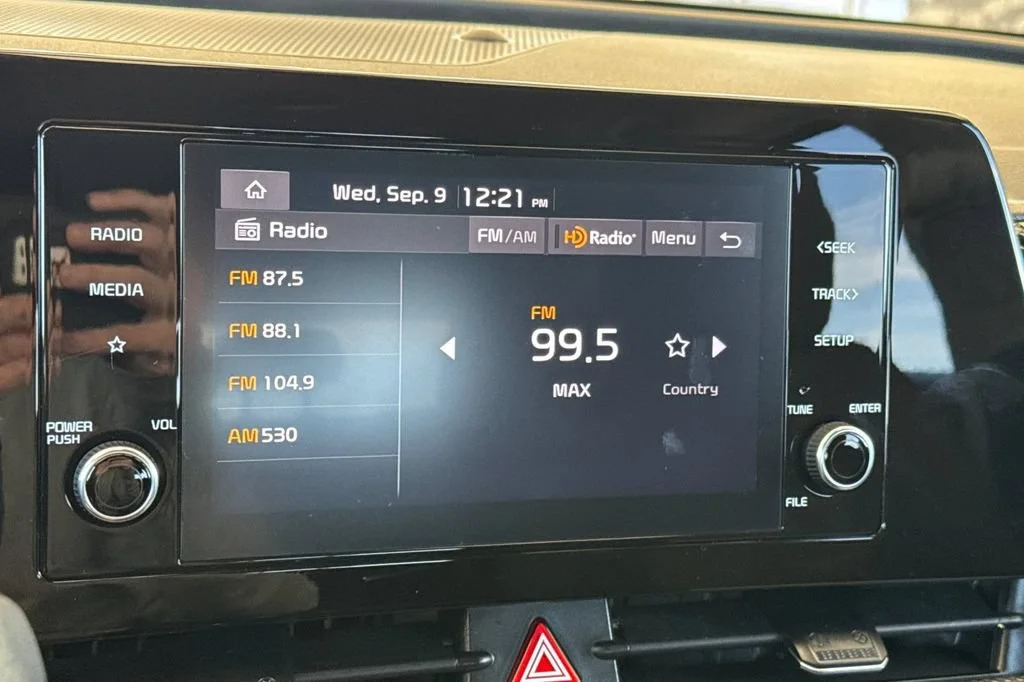 Used 2023 Black Kia LX image 18