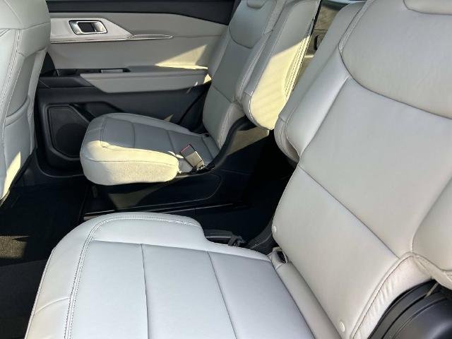 New 2027 Carbonized Gray Metallic Ford Active image 18