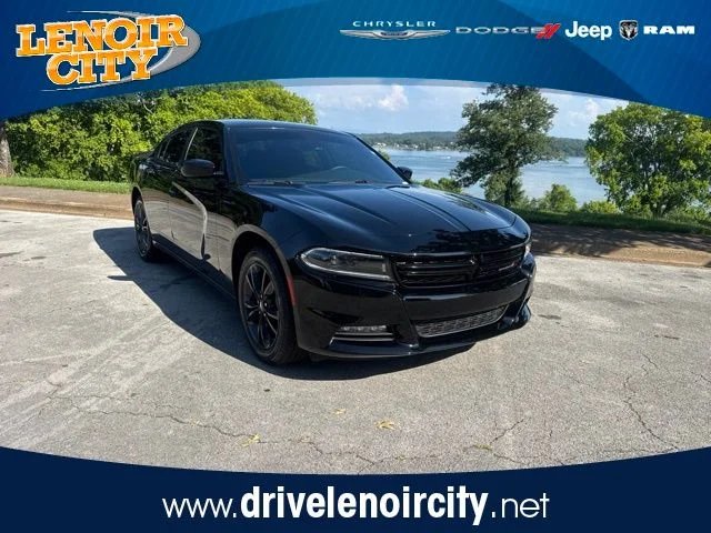 Used 2023 Black Dodge SXT image 1