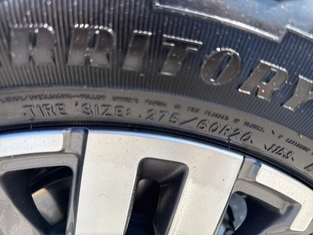 Used 2025 Gray Chevrolet Z71 image 35