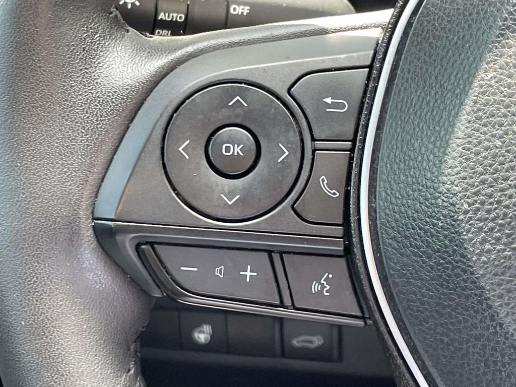 Used 2025 Black Toyota XLE Premium image 21