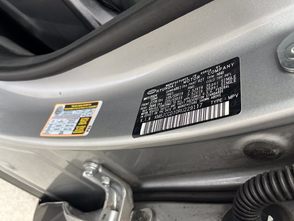 Used 2024 Silver Hyundai SEL Convenience image 24