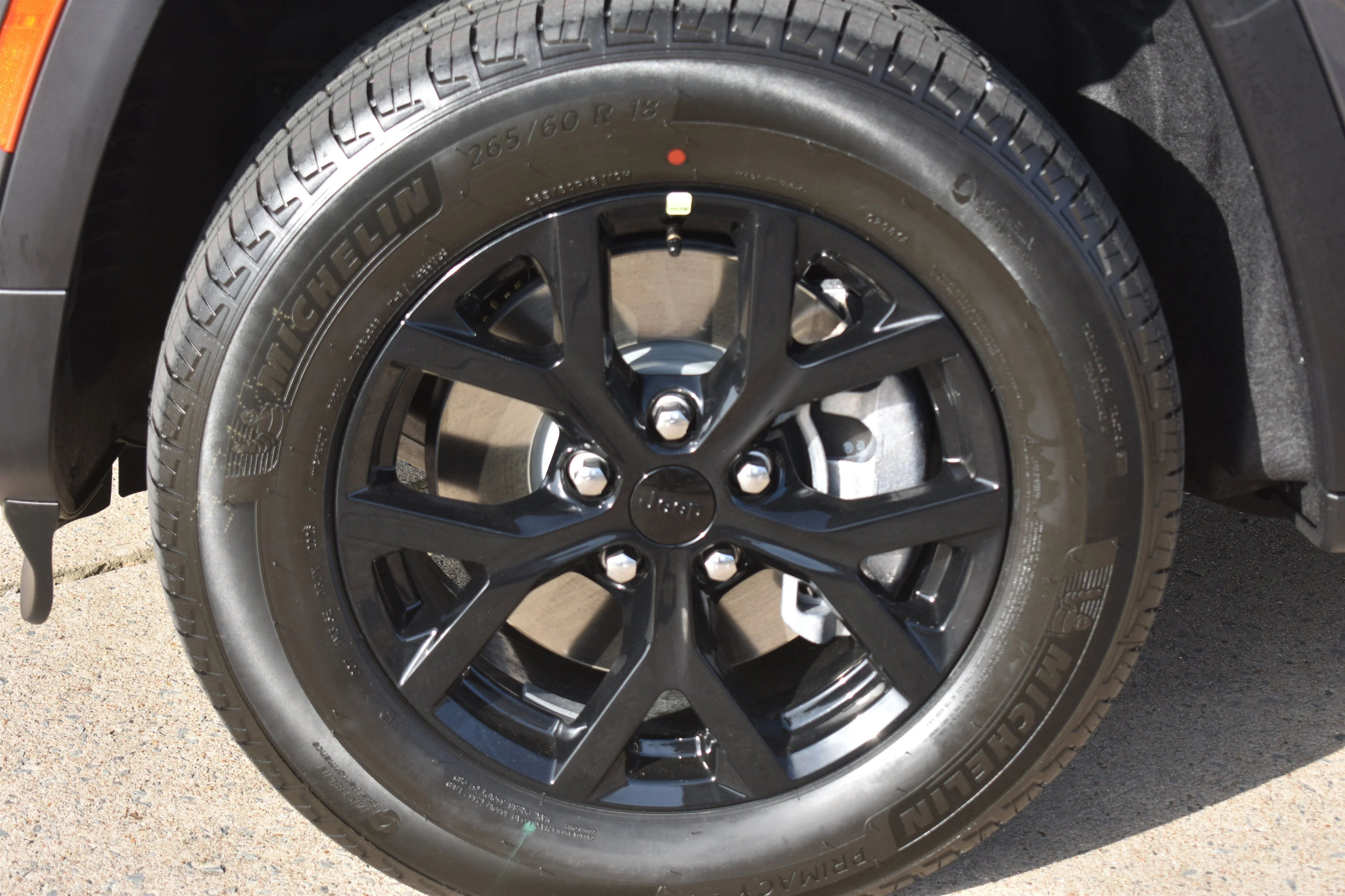 New 2026 Baltic Gray Metallic Clearcoat Jeep Laredo Altitude image 10