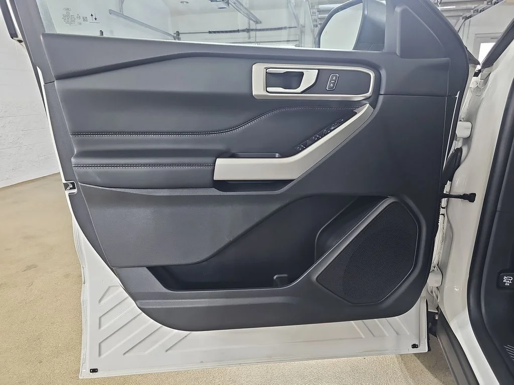 Used 2023 White Ford XLT image 33