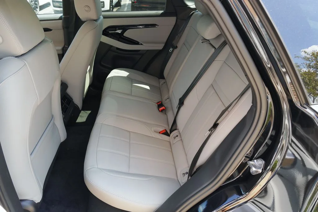 New 2026 Santorini Black Land Rover S image 31