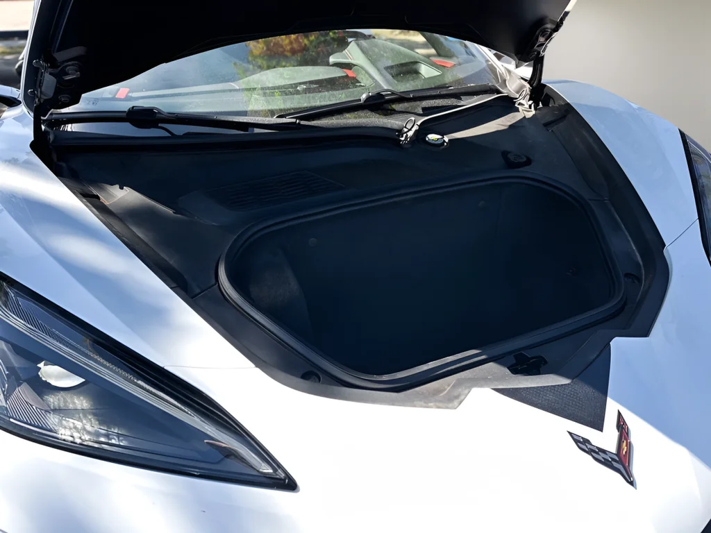 Used 2022 White Chevrolet Stingray image 26
