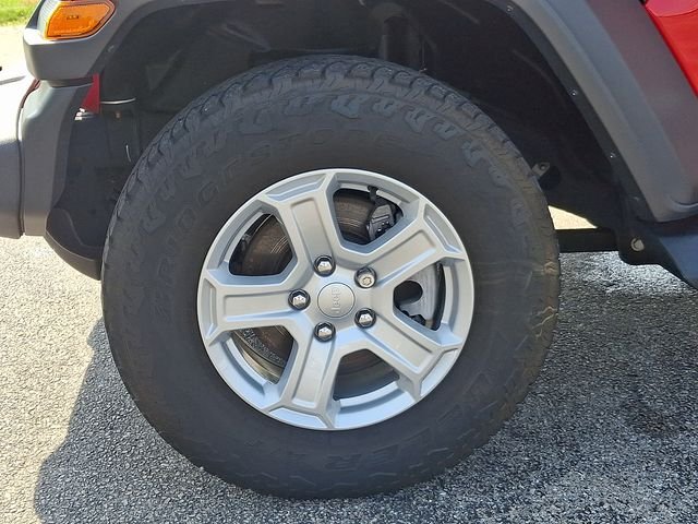 Used 2018 Red Jeep Unlimited Sport S image 28