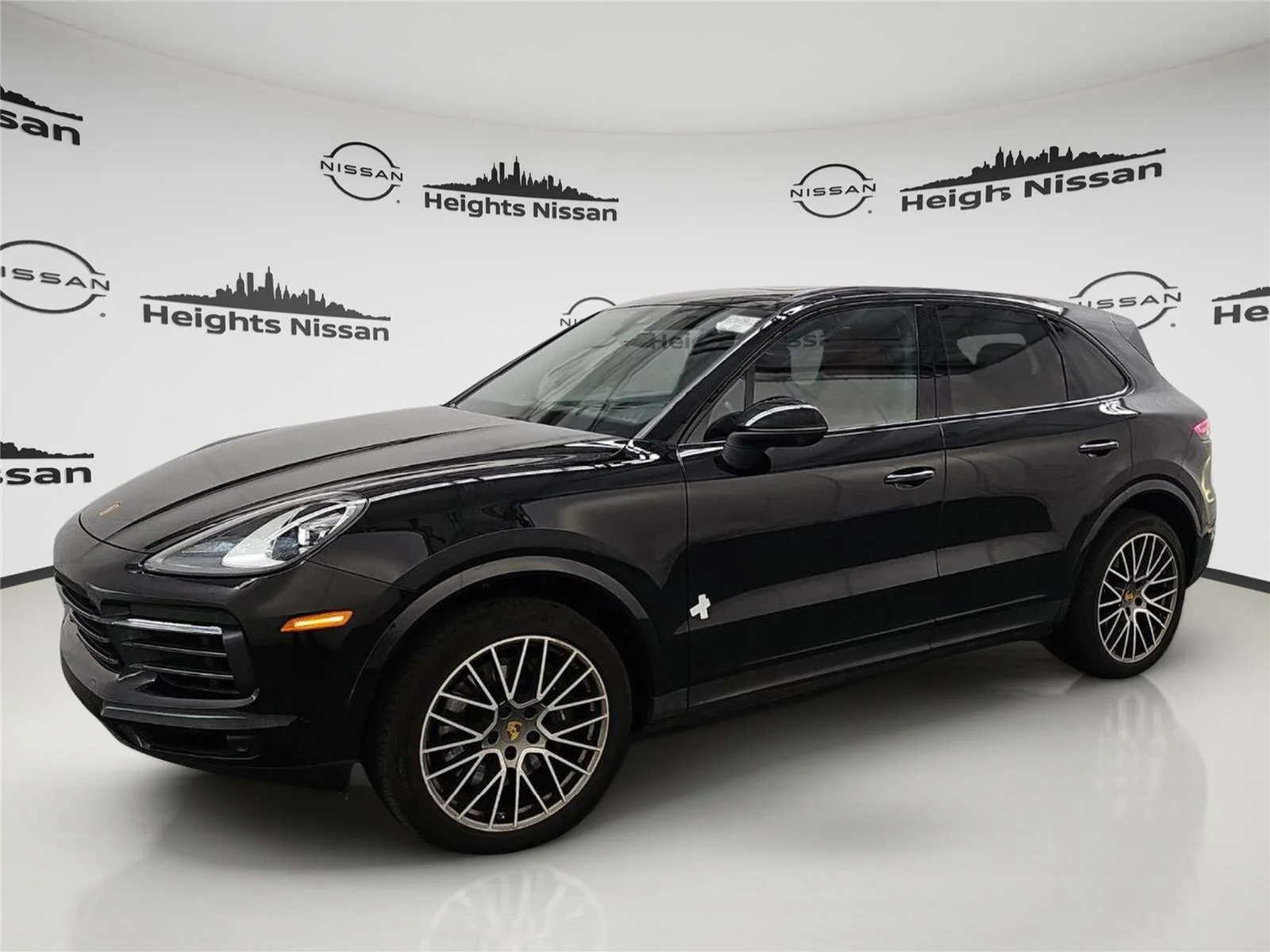 2023 Porsche Cayenne Platinum Edition's photo