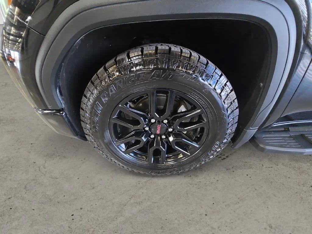 Used 2021 Black GMC Elevation image 13