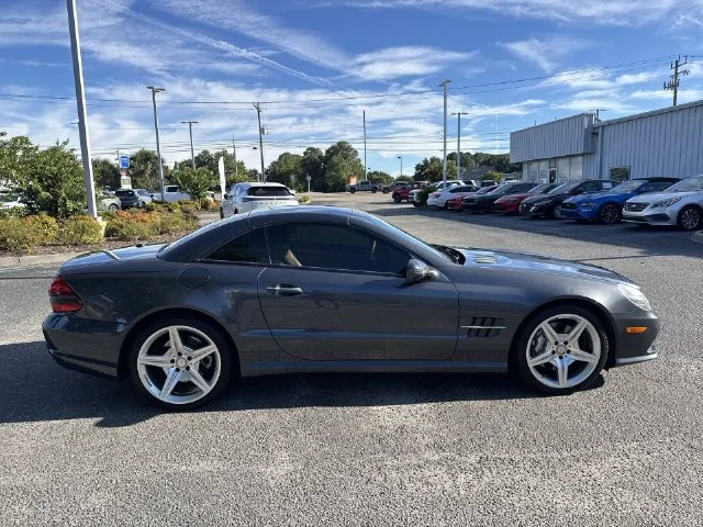 Used 2011 Gray Mercedes-Benz SL 550 image 4