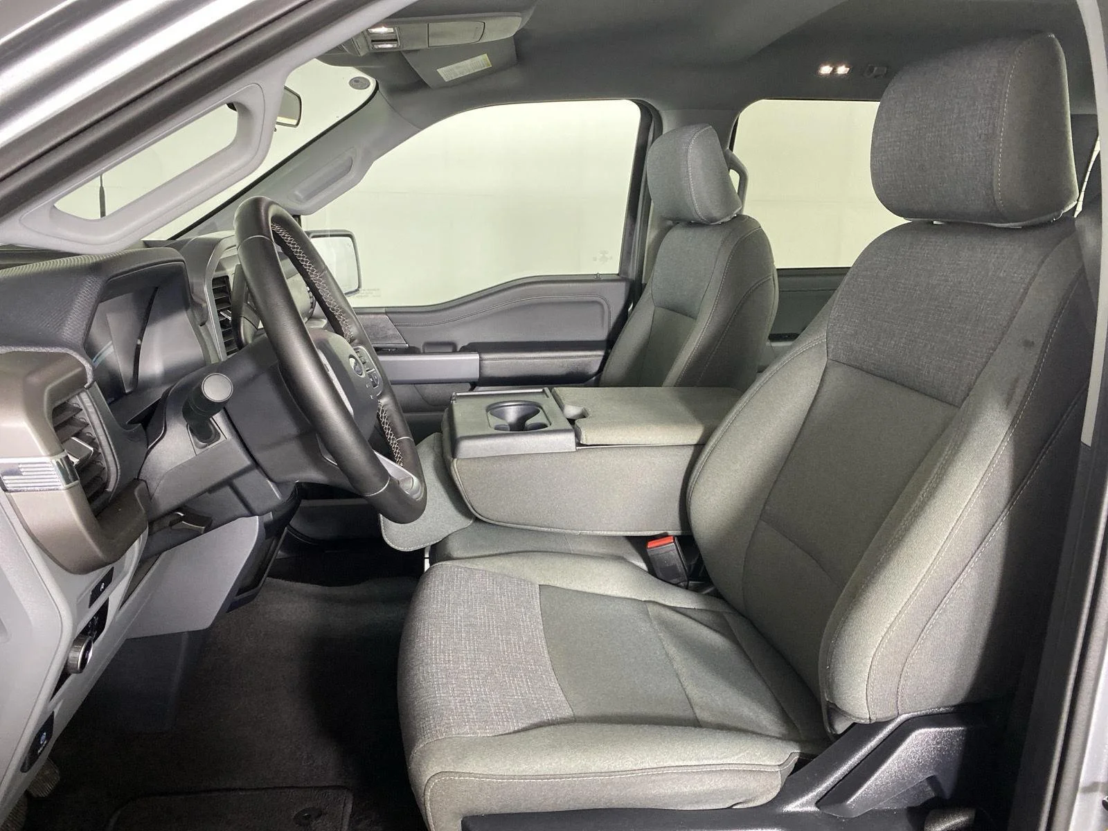 Used 2025 Iconic Silver Ford XLT image 10