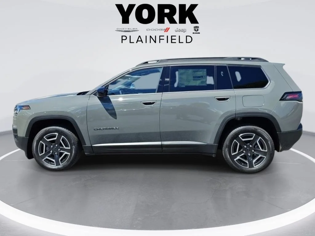 New 2026 Sting-Gray Clearcoat Jeep Laredo image 2