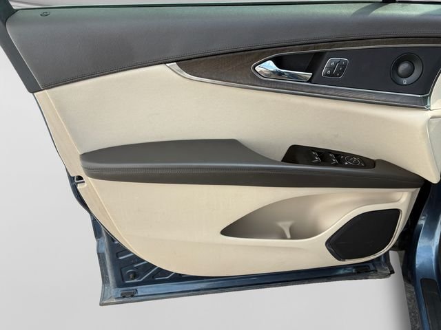 Used 2019 Blue Diamond Metallic Lincoln Reserve image 17