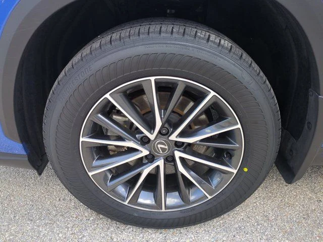 Certified Used 2025 GRECIAN WATER Lexus 350h Premium image 11