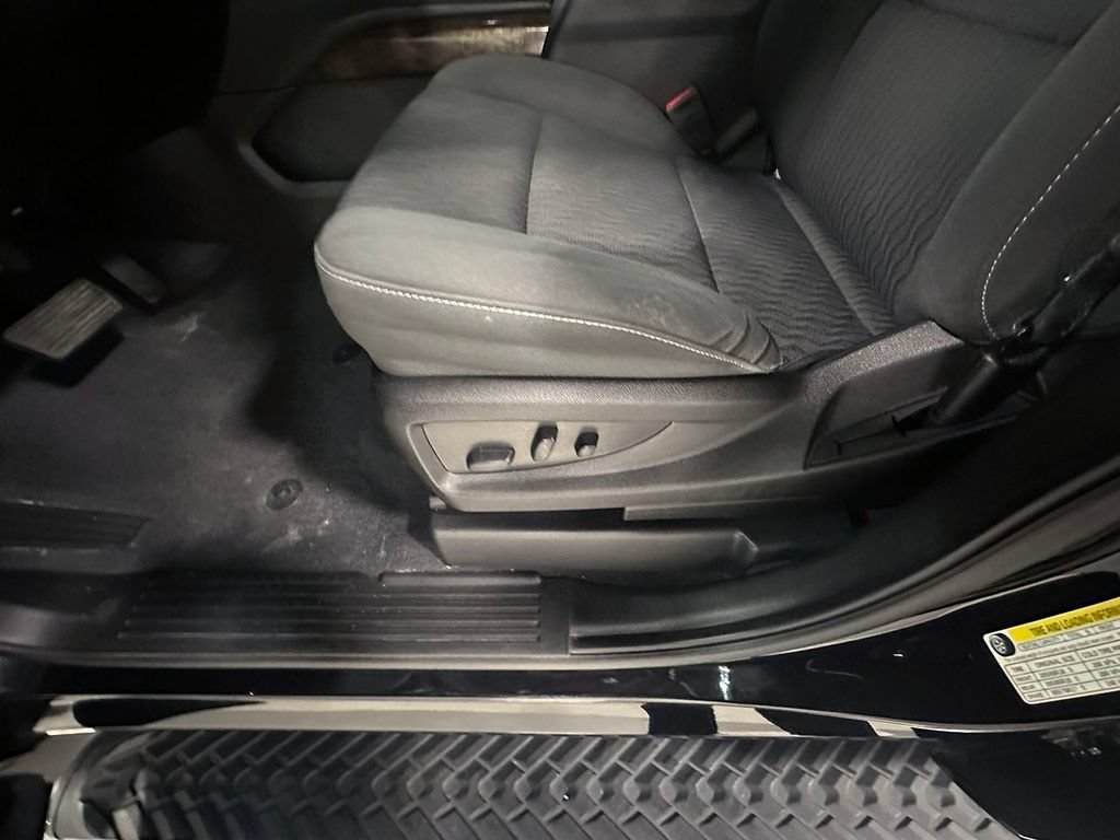 Used 2019 BLACK Chevrolet LS image 19