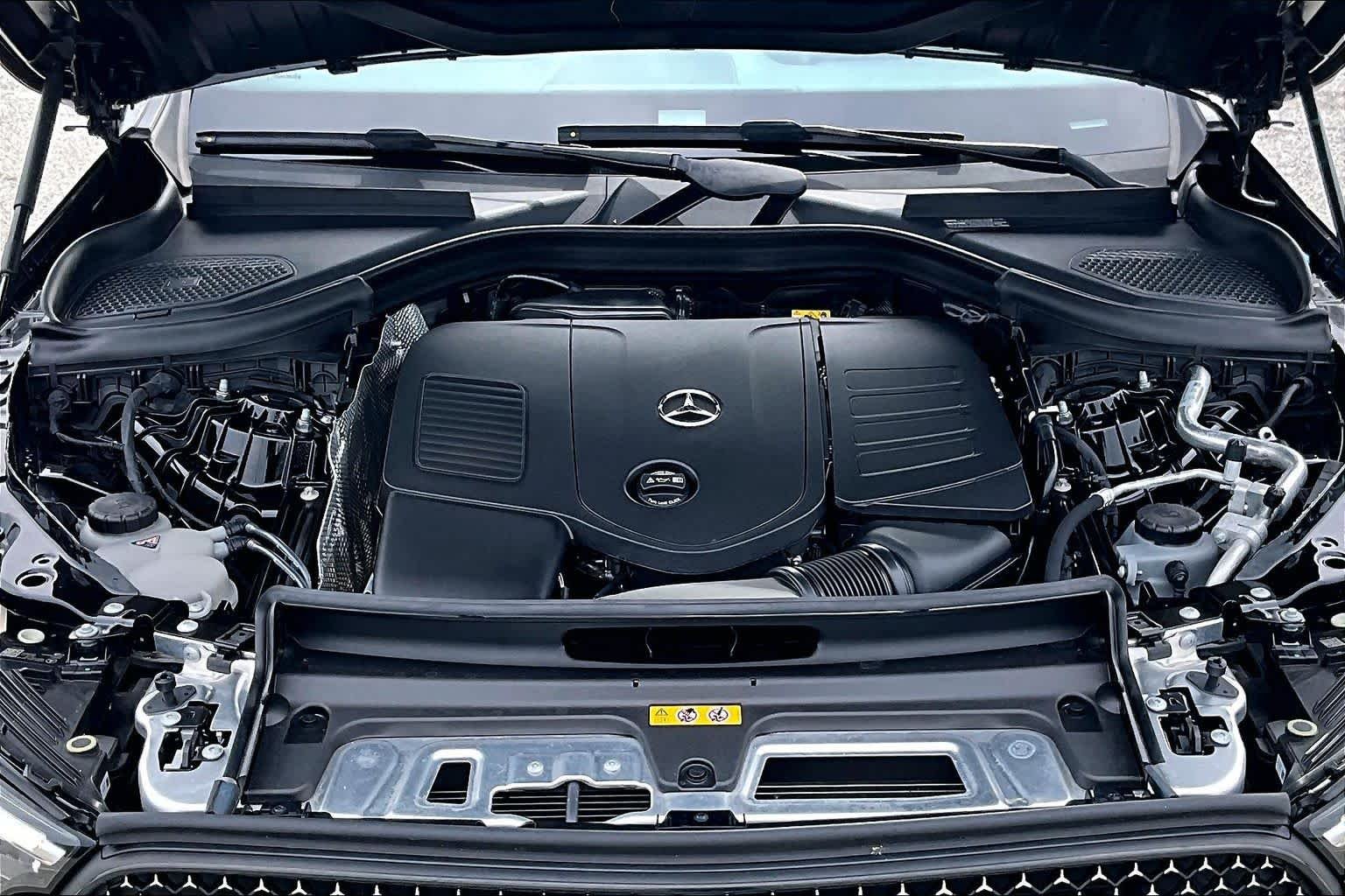 Used 2023 Black Mercedes-Benz GLC 300 image 32