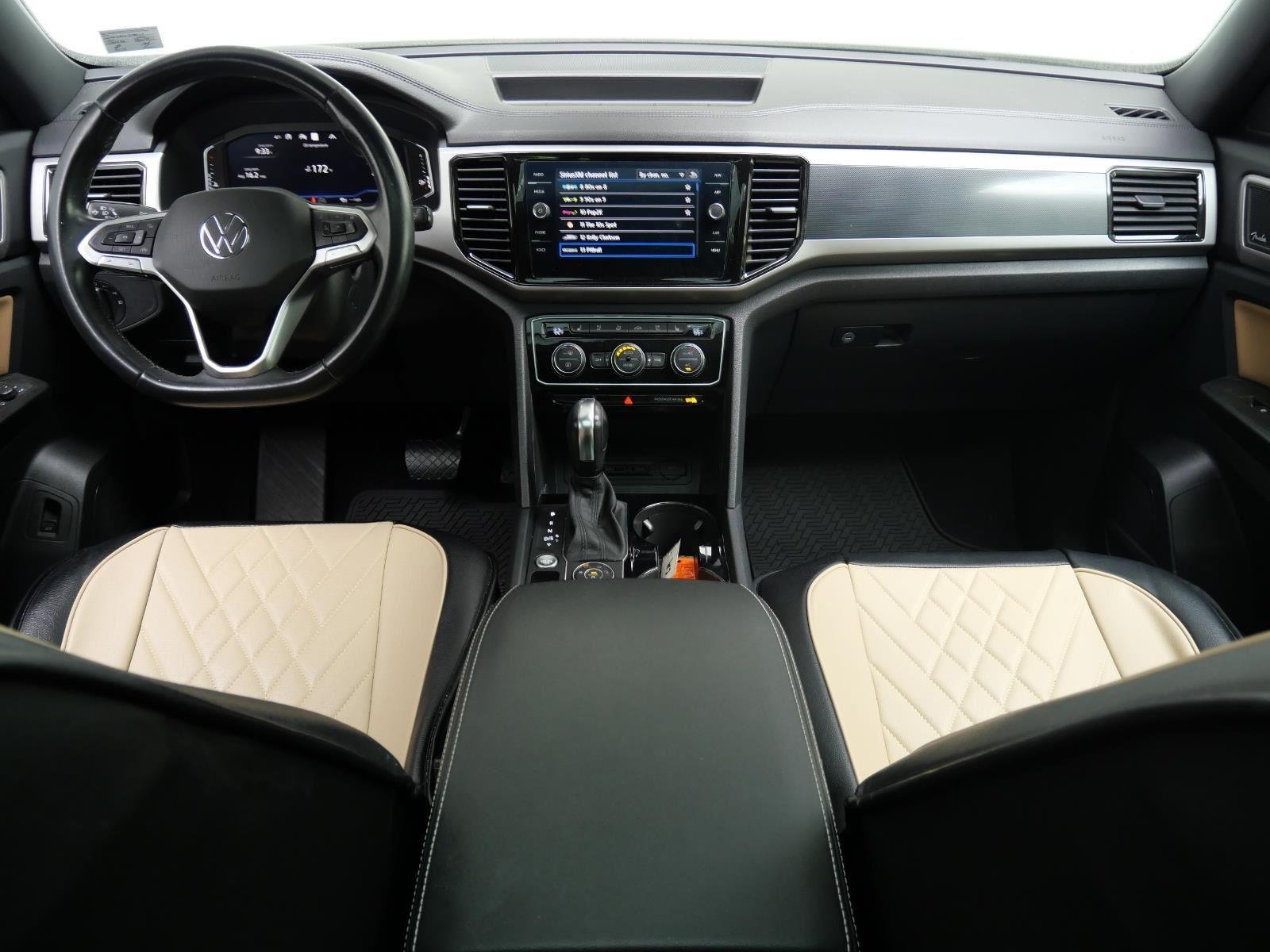 Used 2020 Deep Black Pearl Volkswagen 3.6L V6 SEL Premium image 29