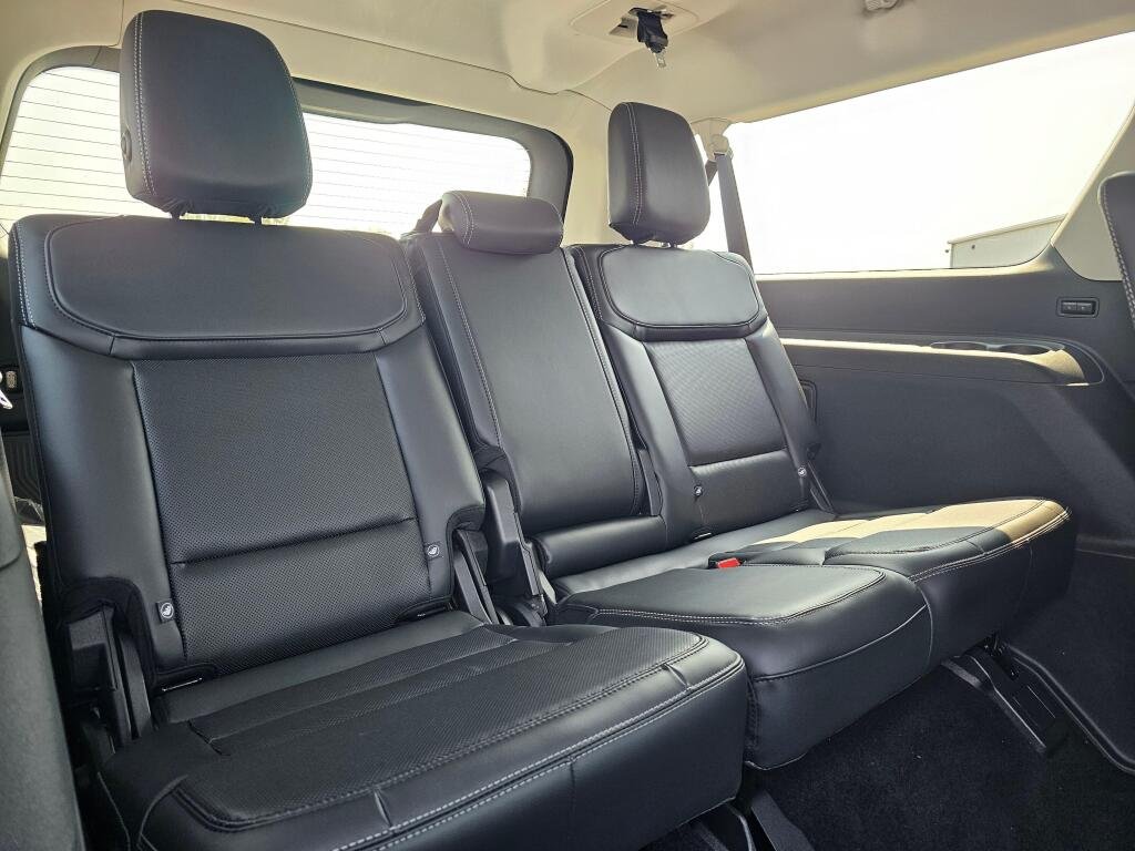 New 2027 Agate Black Metallic Ford MAX Platinum image 15