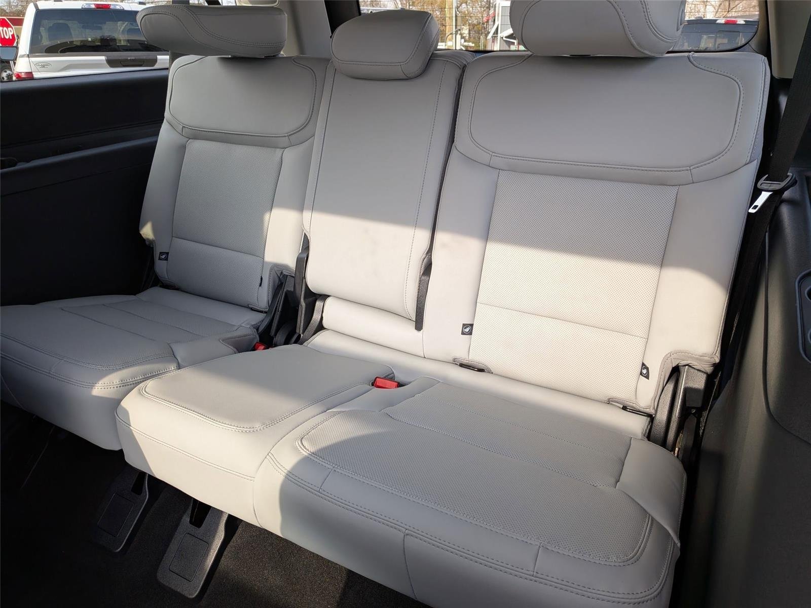 New 2025 Agate Black Metallic Ford Platinum® MAX image 31